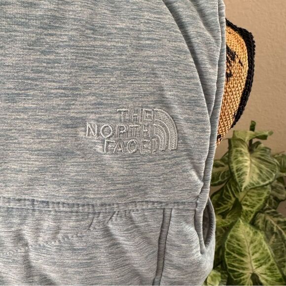 The North Face Quilted Puffer Vest – Women’s Medium - Picture 8 of 12